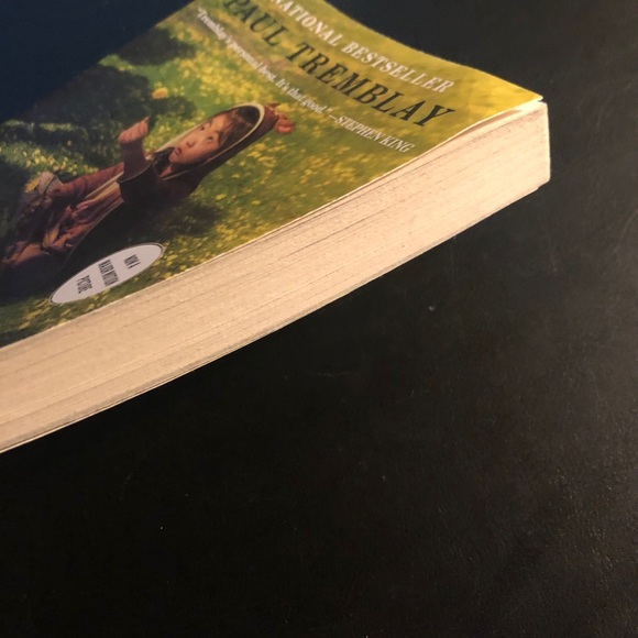 The Cabin at the end of the woods book - Picture 3 of 3